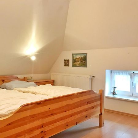 Kleine Reetgedeckte Doppelhaushaelfte In Idyllischer Lage Nardevitz Kültér fotó